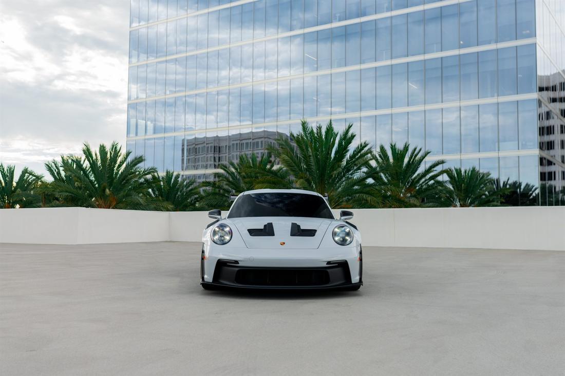 Grey Porsche 911 GT3 RS, rental photo 2 of 26