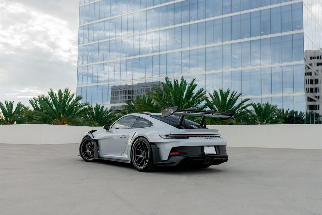 Grey Porsche 911 GT3 RS, rental photo 4 of 26