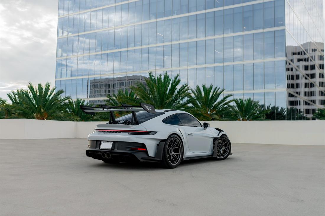 Grey Porsche 911 GT3 RS, rental photo 6 of 26