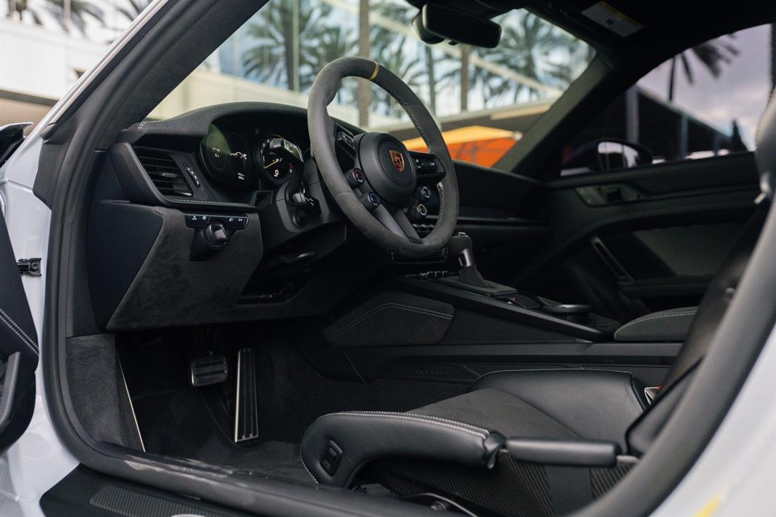 Grey Porsche 911 GT3 RS, rental photo 9 of 26