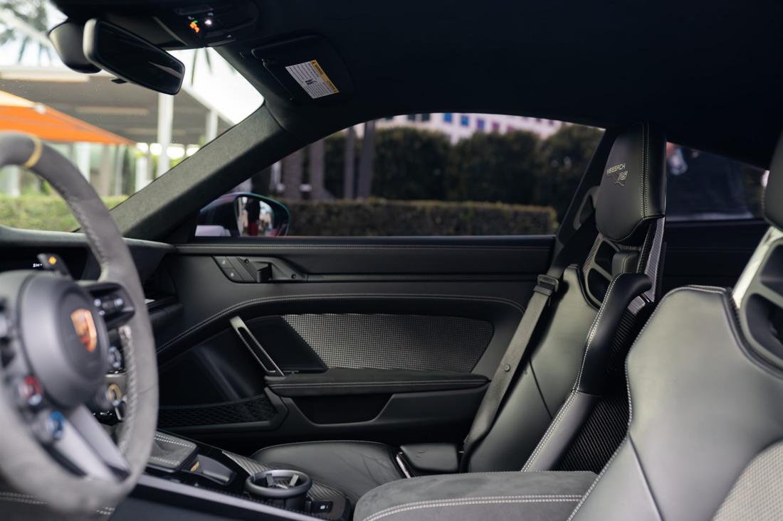 Grey Porsche 911 GT3 RS, rental photo 24 of 26