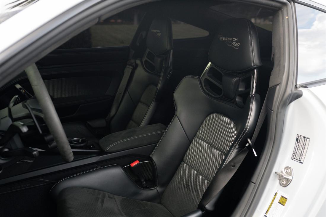 Grey Porsche 911 GT3 RS, rental photo 26 of 26