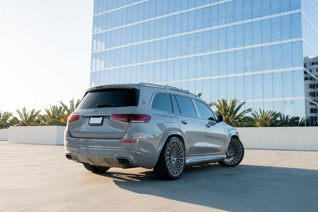 Silver Mercedes-Maybach GLS 600, rental photo 6 of 24