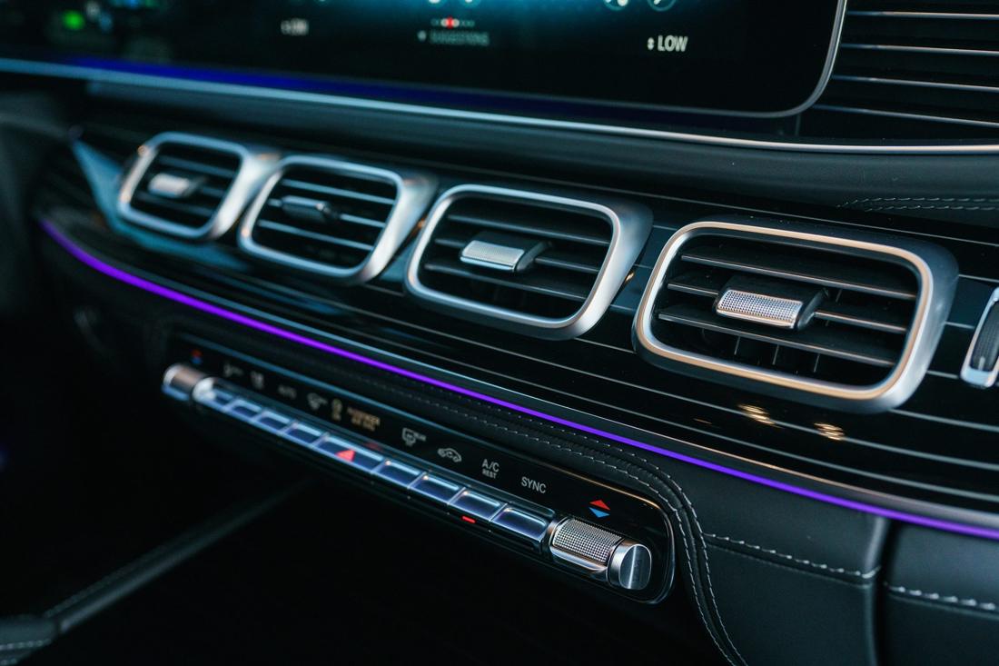 Silver Mercedes-Maybach GLS 600, rental photo 10 of 24