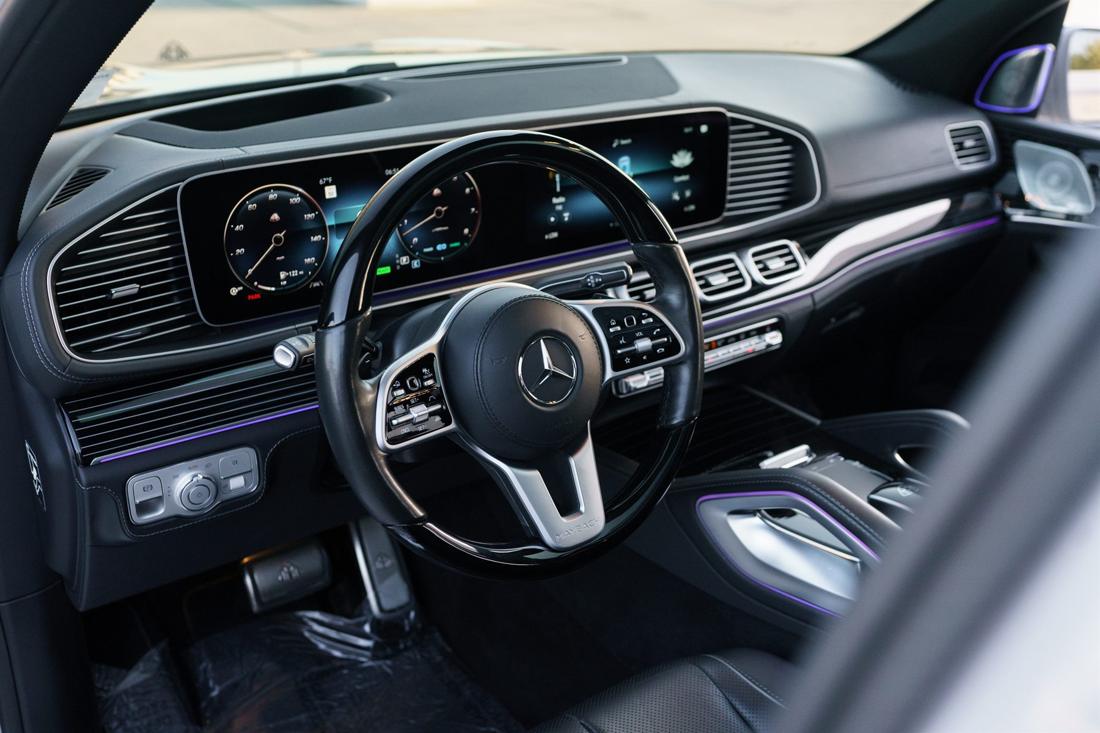 Silver Mercedes-Maybach GLS 600, rental photo 16 of 24
