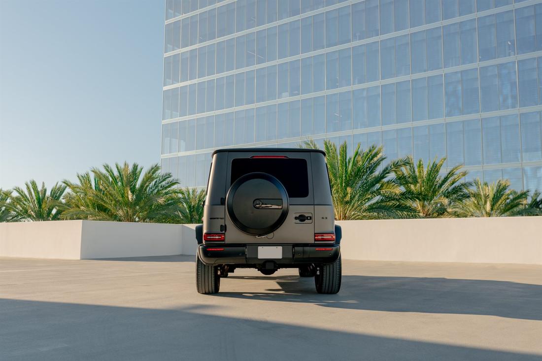 Matte gold Mercedes-AMG G63, rental photo 4 of 18