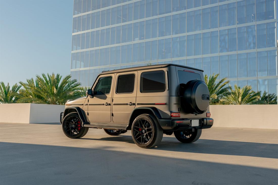 Matte gold Mercedes-AMG G63, rental photo 5 of 18