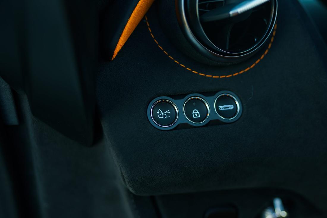 Orange McLaren 750S, rental photo 25 of 25
