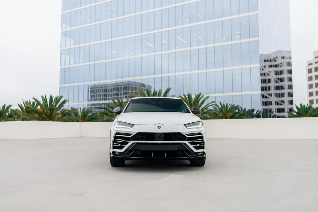 White Lamborghini Urus, rental photo 2 of 19