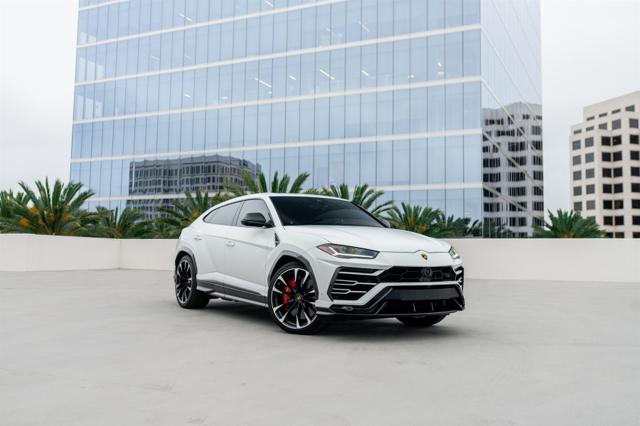White Lamborghini Urus rental in Los Angeles