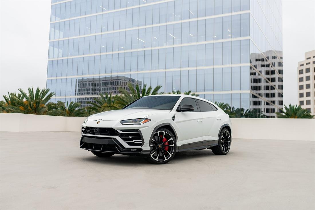 White Lamborghini Urus, rental photo 3 of 19