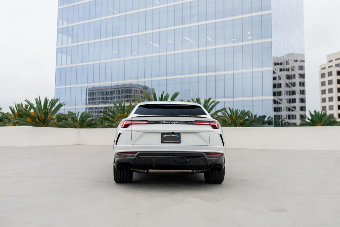 White Lamborghini Urus, rental photo 4 of 19