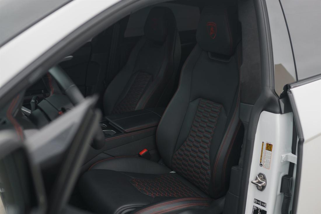 White Lamborghini Urus, rental photo 9 of 19