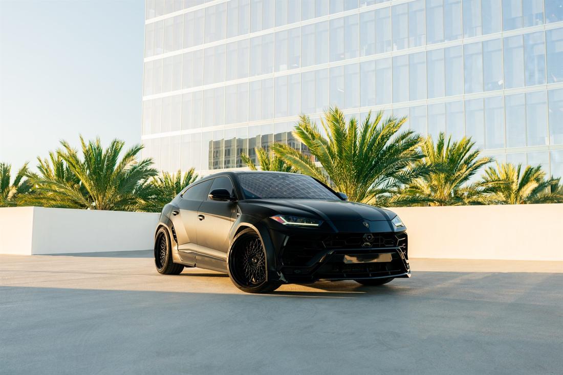 Black Lamborghini Urus Widebody, rental photo 3 of 21