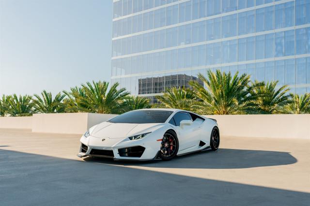 White Lamborghini Huracan EVO coupe rental in Los Angeles